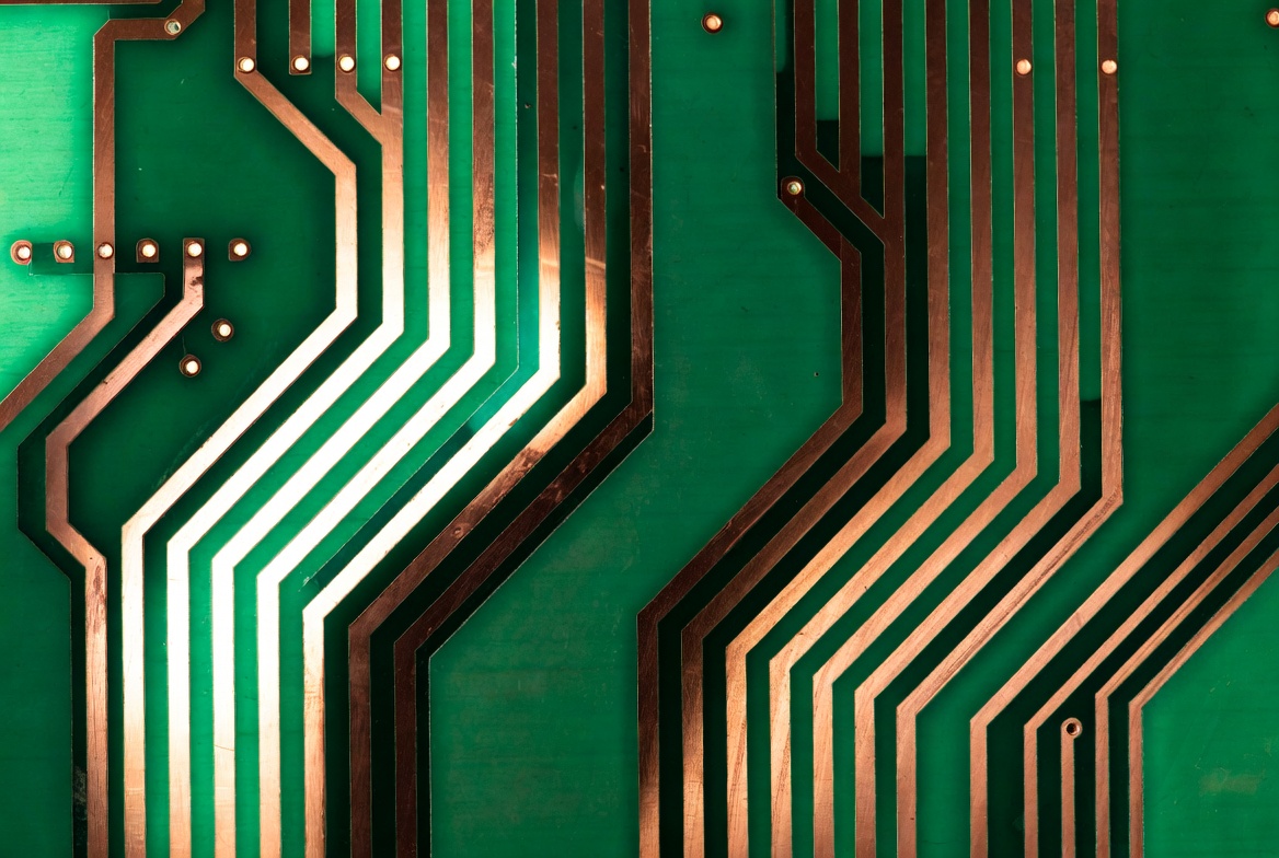 PCB高速信号线45度角与圆弧拐角对比详图